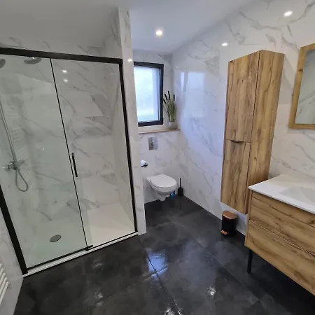 La Gelinotte Avec Jardin Et Feriehus Thiers